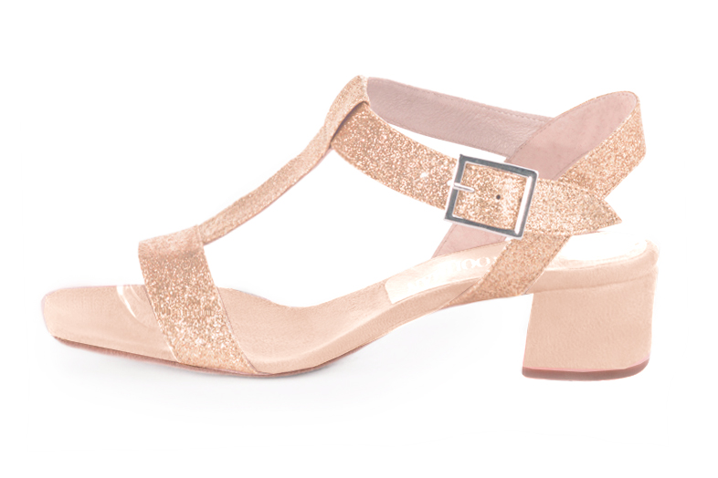 Powder pink women's fully open sandals, with an instep strap. Square toe. Low flare heels. Profile view - Florence KOOIJMAN